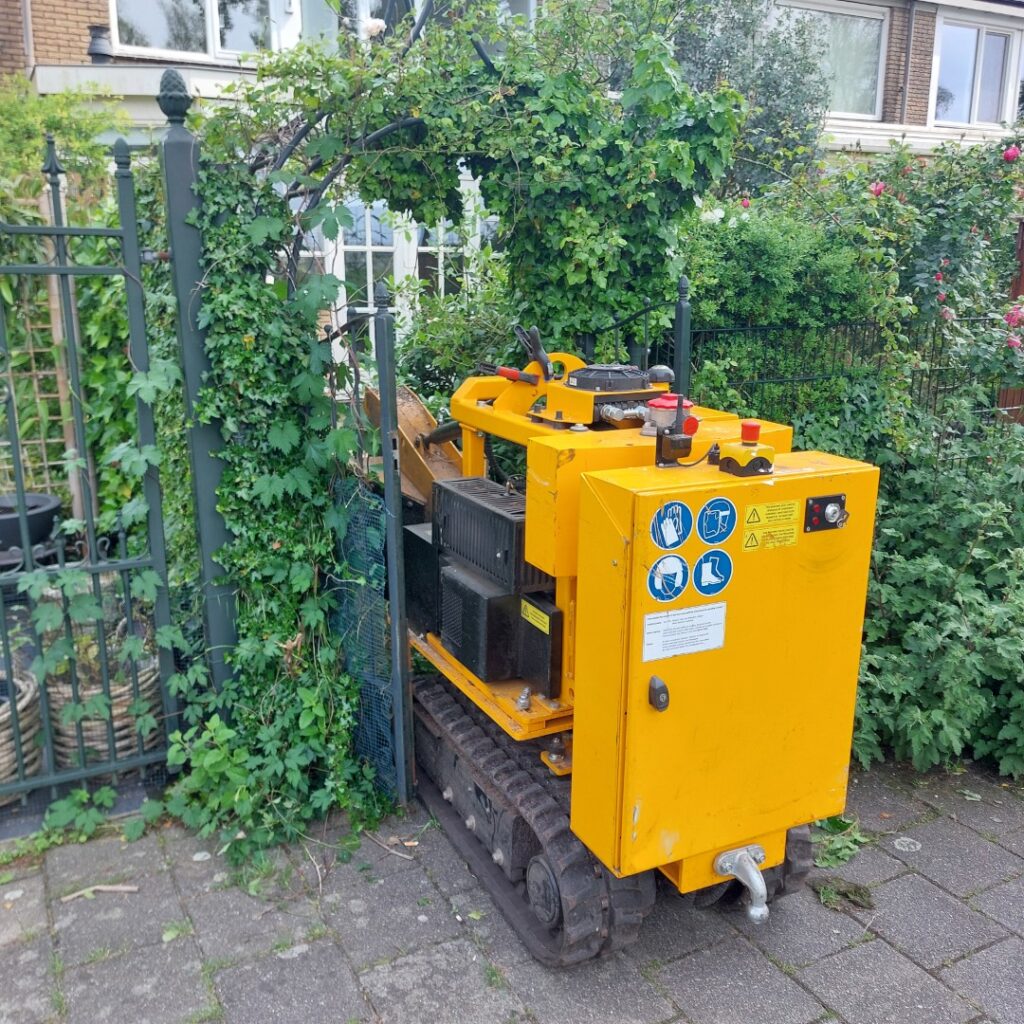 Rupsje past door een klein smal hekje