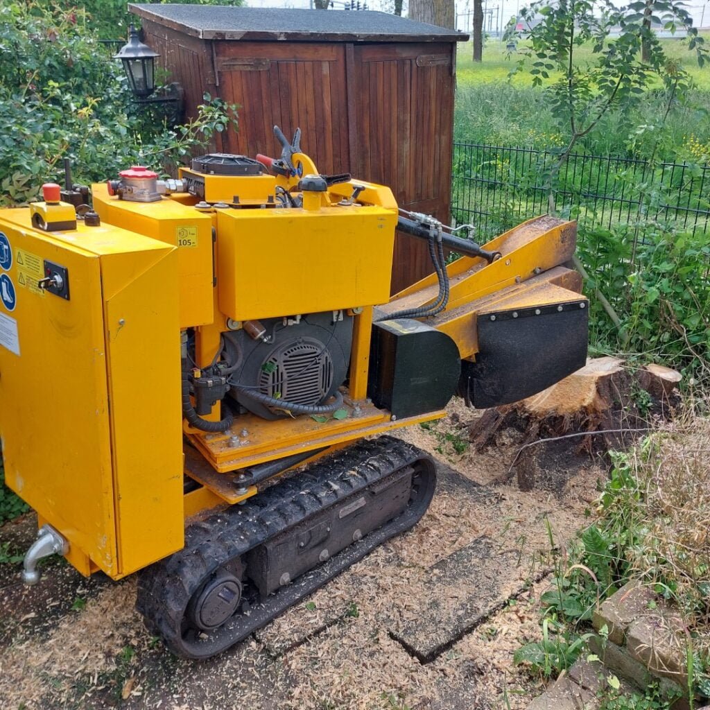 En zo ziet het uit vanuit een ander standpunt. Nu kun je ook een weiland zien achter het huis in Hoofddorp (in de wijk Graan voor Visch)